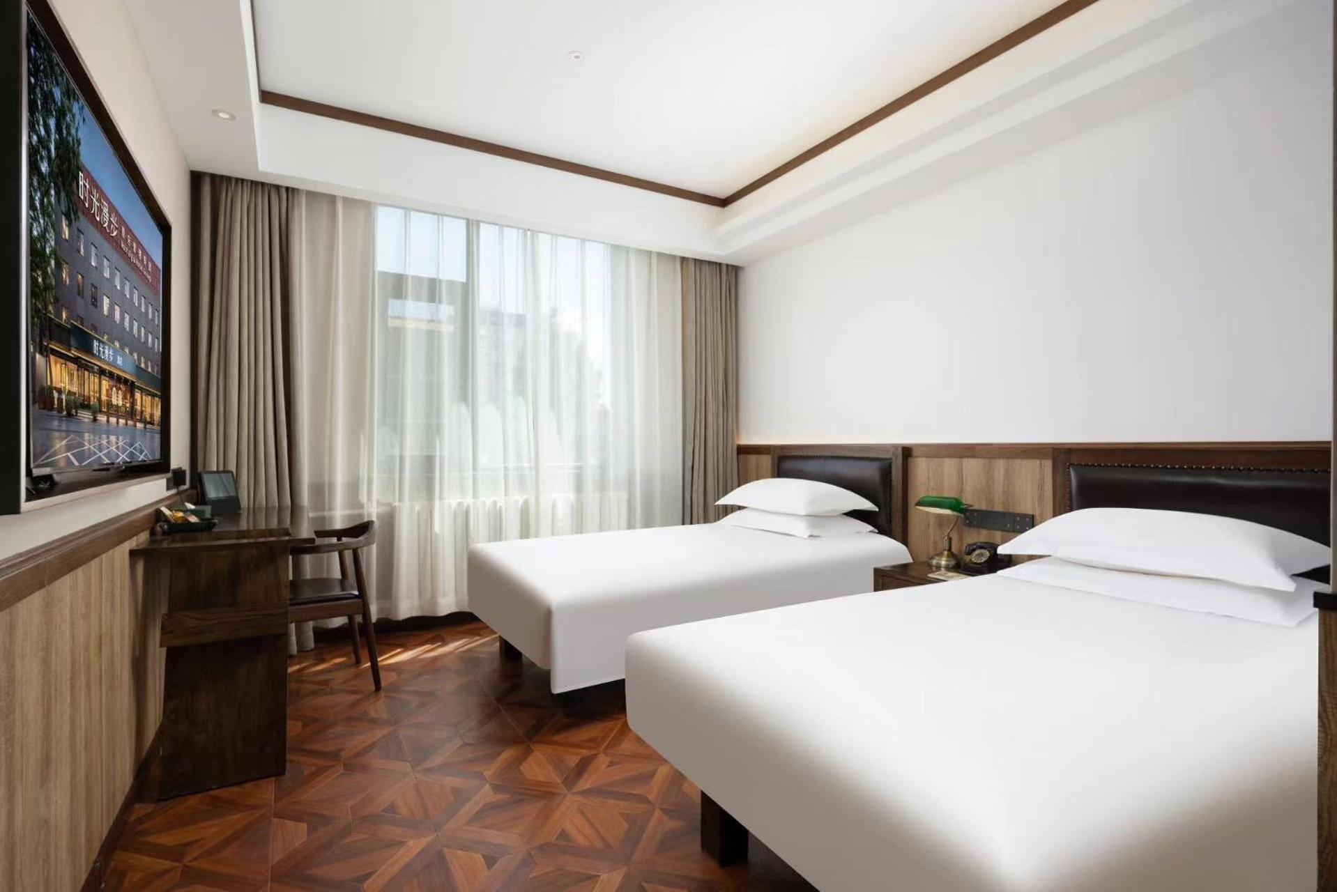 Nost Algia Hotel Near Beijing Panjiayuan Antique Market- Beijing Happy Valley, Cbd, China Zun And Sanlitun, Tian'Anmen Square, Free Ice Cream, Mineral Water, Coffee, Snacks And Laundry Service, Free Gymnastic, English Communication Well Exterior photo