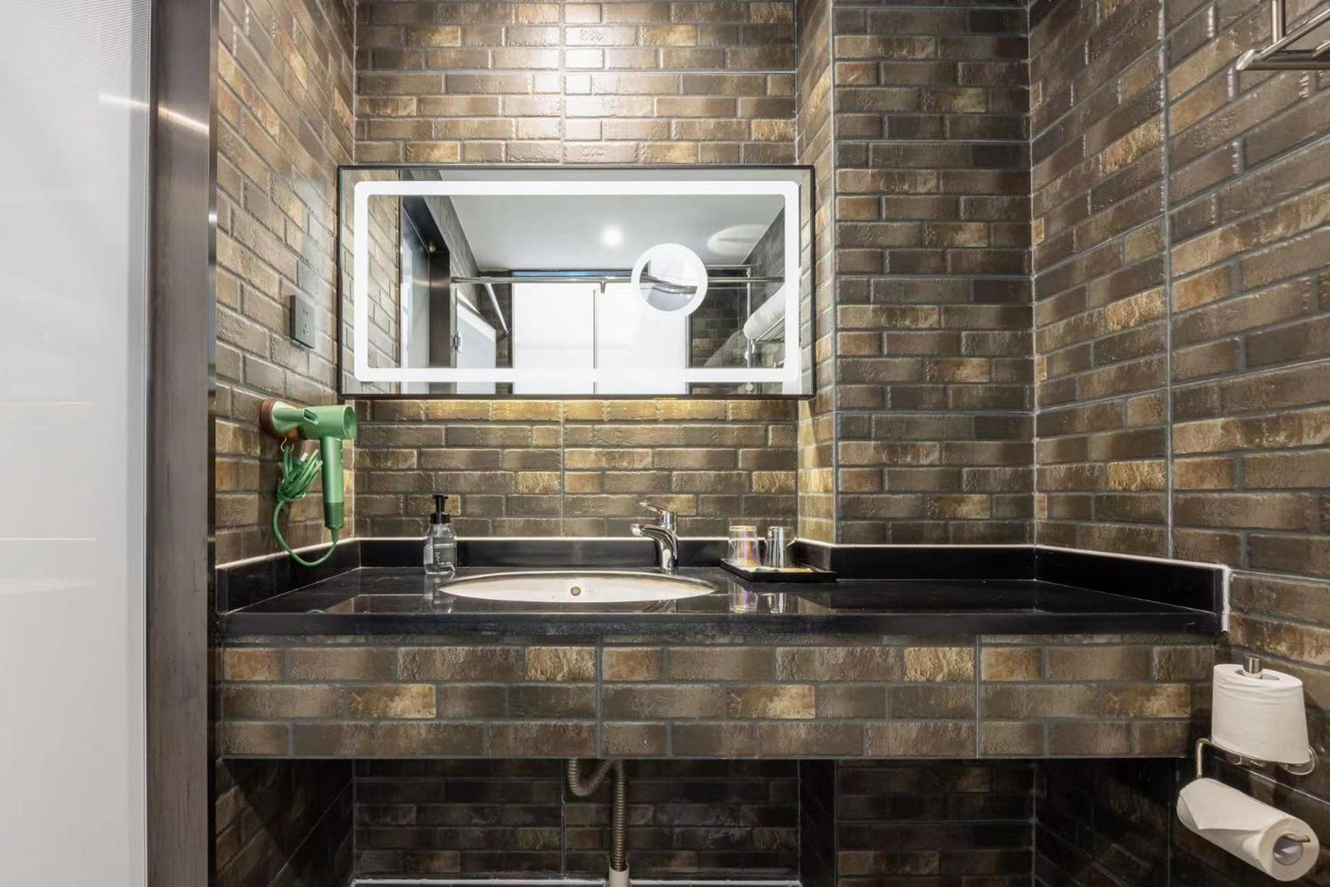 Nost Algia Hotel Near Beijing Panjiayuan Antique Market- Beijing Happy Valley, Cbd, China Zun And Sanlitun, Tian'Anmen Square, Free Ice Cream, Mineral Water, Coffee, Snacks And Laundry Service, Free Gymnastic, English Communication Well Exterior photo