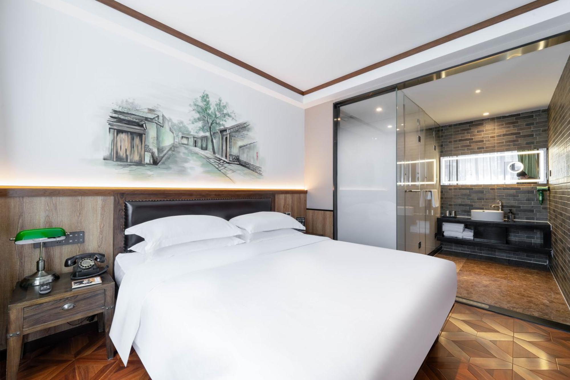 Nost Algia Hotel Near Beijing Panjiayuan Antique Market- Beijing Happy Valley, Cbd, China Zun And Sanlitun, Tian'Anmen Square, Free Ice Cream, Mineral Water, Coffee, Snacks And Laundry Service, Free Gymnastic, English Communication Well Exterior photo