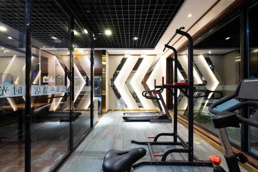 Nost Algia Hotel Near Beijing Panjiayuan Antique Market- Beijing Happy Valley, Cbd, China Zun And Sanlitun, Tian'Anmen Square, Free Ice Cream, Mineral Water, Coffee, Snacks And Laundry Service, Free Gymnastic, English Communication Well Exterior photo
