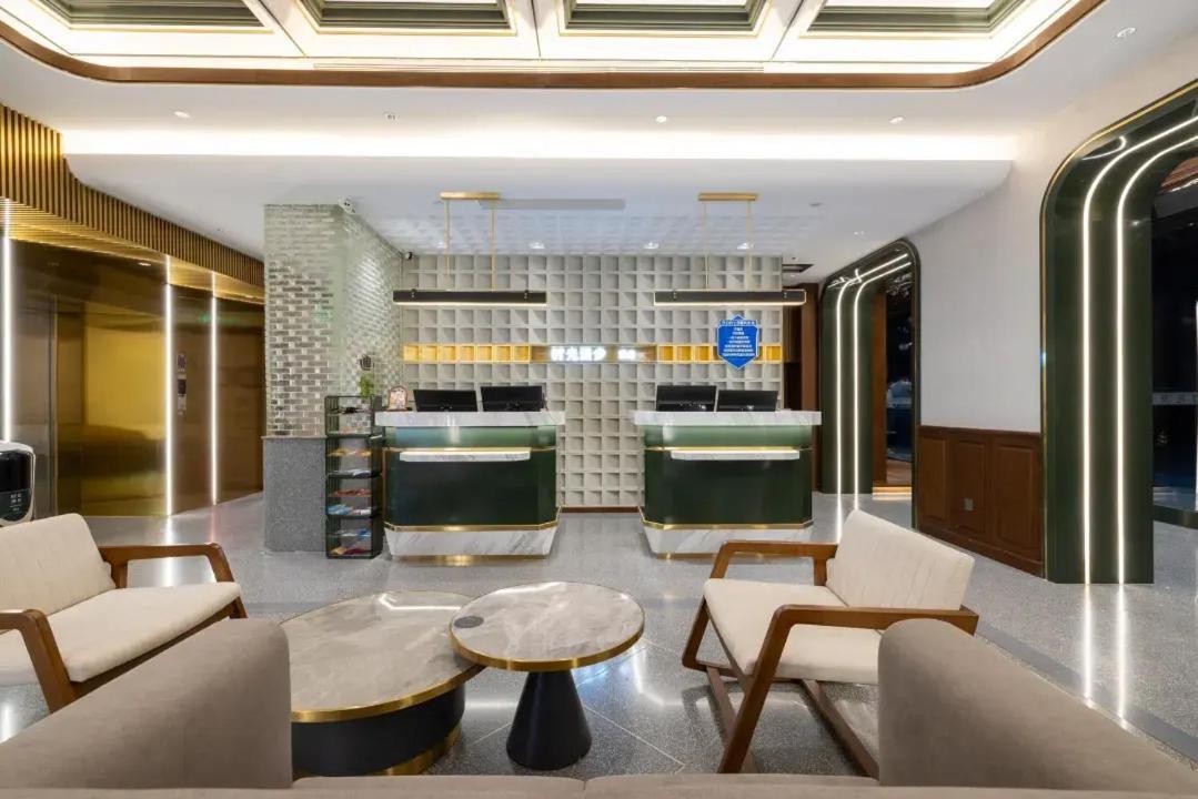 Nost Algia Hotel Near Beijing Panjiayuan Antique Market- Beijing Happy Valley, Cbd, China Zun And Sanlitun, Tian'Anmen Square, Free Ice Cream, Mineral Water, Coffee, Snacks And Laundry Service, Free Gymnastic, English Communication Well Exterior photo