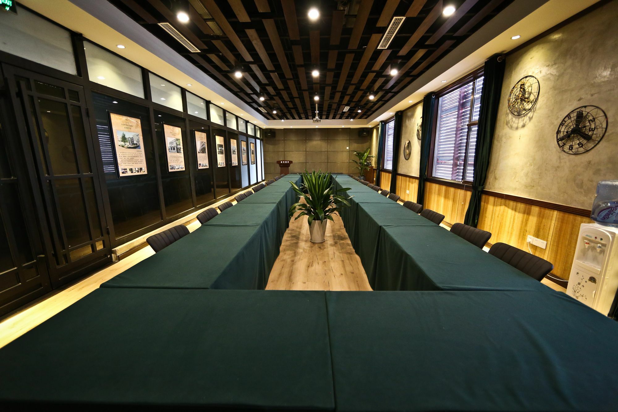 Nost Algia Hotel Near Beijing Panjiayuan Antique Market- Beijing Happy Valley, Cbd, China Zun And Sanlitun, Tian'Anmen Square, Free Ice Cream, Mineral Water, Coffee, Snacks And Laundry Service, Free Gymnastic, English Communication Well Exterior photo